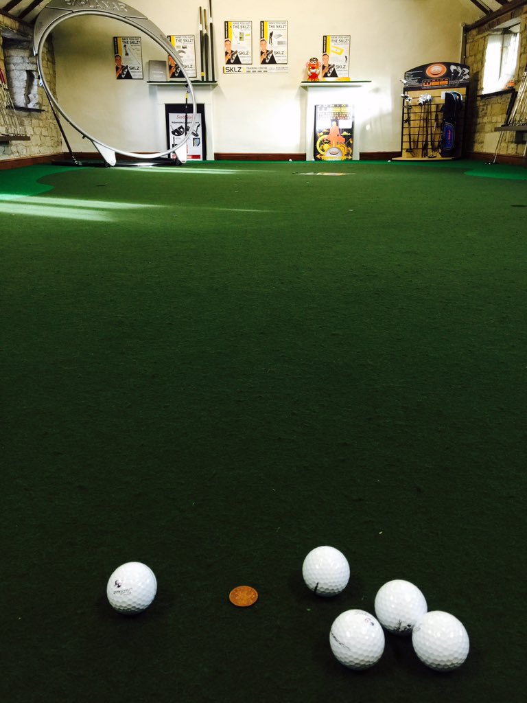 Hansonprogolf's tweet photo. 5 balls, 5 boxes to get them into! #pacecontrol #rocking #putting @woodsomeproshop https://t.co/dKDrecYMcS