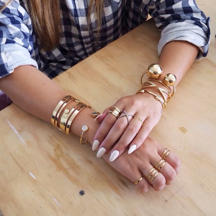 BanoLight's tweet photo. i just need these yaar😫💕
#multiring #rings #aww https://t.co/k8u5jeLKsS