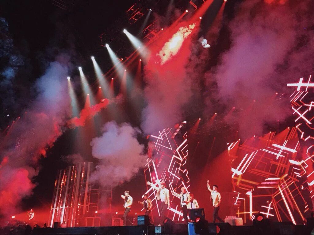 SEKAIB00TY's tweet photo. SPELL PERFECT 

#EXOluXioninManila https://t.co/MS7sjeFQ9o