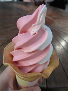 TR_lch's tweet photo. @TR_Dahyunn98 nih eskrim hyun. ke pamela wkwk. udah laper duluan nih. ngutang dulu ya https://t.co/0PzJp3vuT9