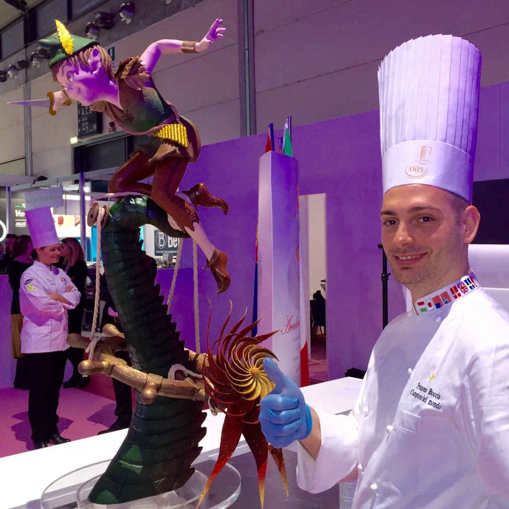 BRAVOSPA's tweet photo. Ai #PastryEvents Francesco Boccia, la sua scultura e #Trittico #bravosigep2016 https://t.co/NcHmjuxrGB