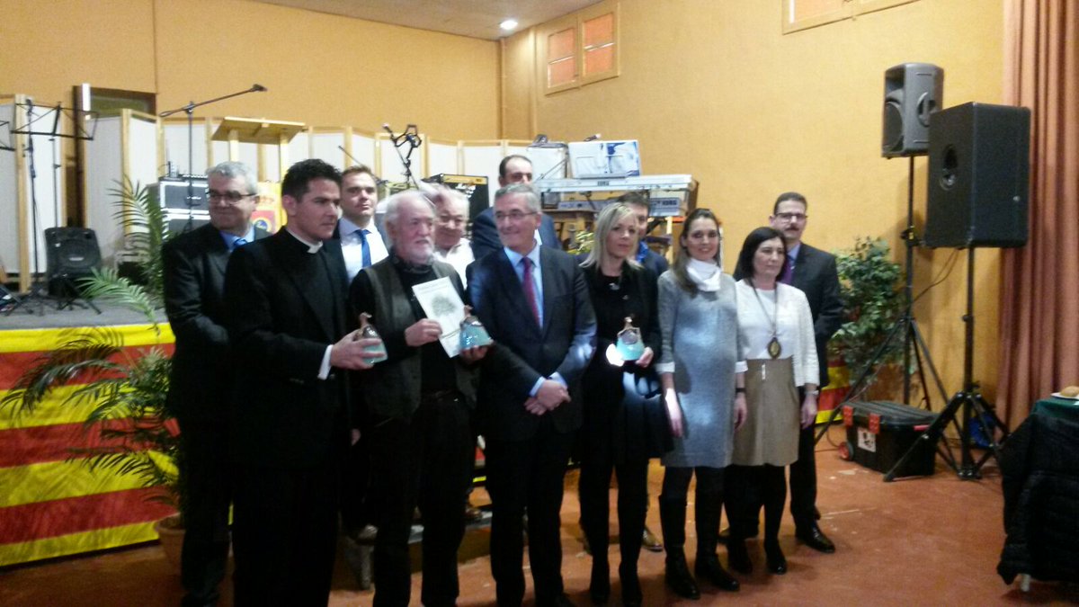 Premiados en #Jaulín: <a href="/EugenioMonesma/">Eugenio Monesma - Documentales</a>,Comarca de #Monegros y <a href="/Pontifex_es/">Papa León XIV</a>, junto al consejero <a href="/joaquinolona/">Joaquín Olona Blasco</a>