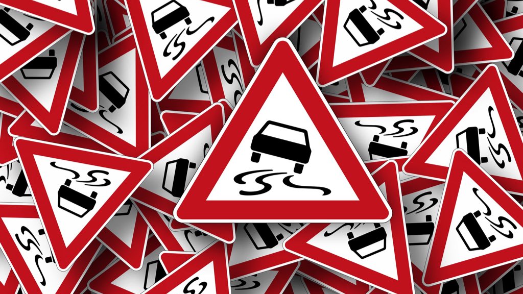 Aşınmış lastiklerden kaçınma ve kış lastikleri kullanımı konusunda azami dikkat gösterelim