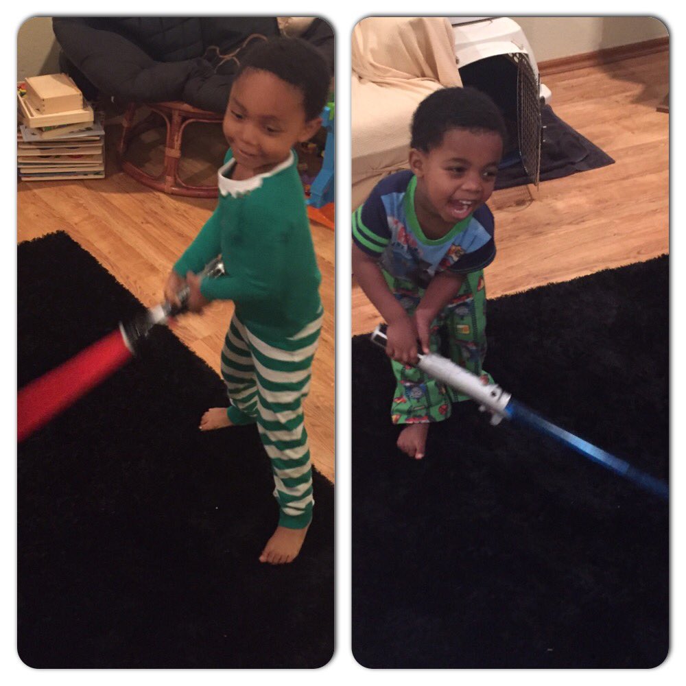 PastorJ216's tweet photo. #JediInTraining vs #SithInTraining https://t.co/vnLlcQkxo9