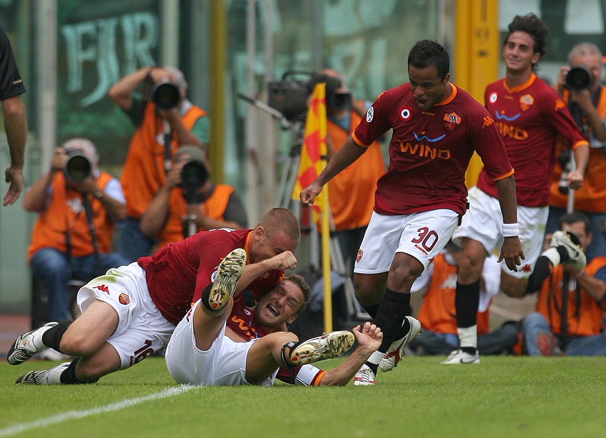 ChampionsLeague's tweet photo. Gallery: Ahead of Sunday's Serie A clash we recall some classic Juventus v Roma ties - https://t.co/2PmQEeZqkc #UCL https://t.co/xYqB6iBYo8