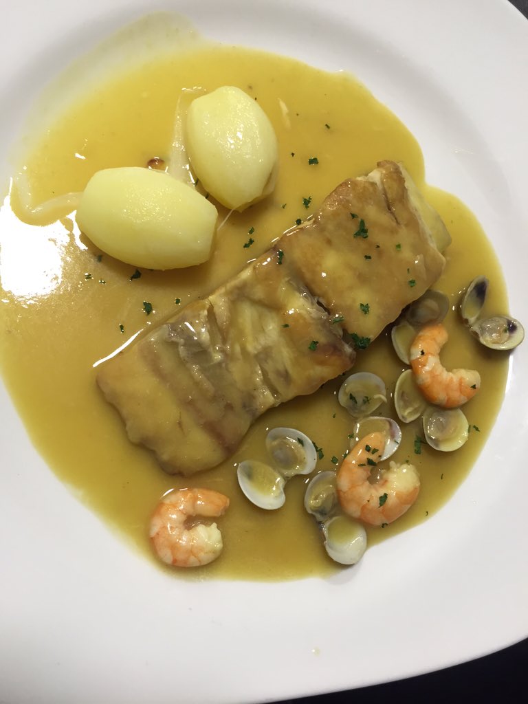 elpadremadrid's tweet photo. Para hoy en @elpadremadrid te ofrecemos todo esto a parte de empezar con nuestros platos de caza mayor #FelizSabado https://t.co/TyK6pvWh2b