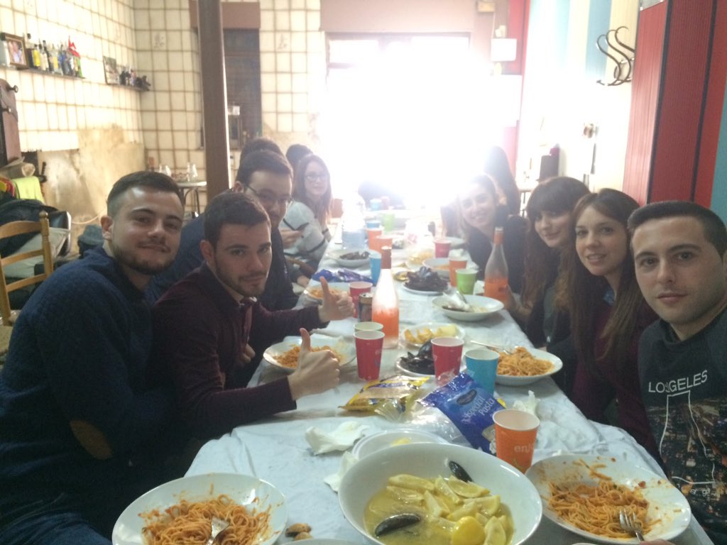 PenyaPrevia's tweet photo. Primera comida oficial de amigos de la previa!!! https://t.co/I3dOpsyHBD