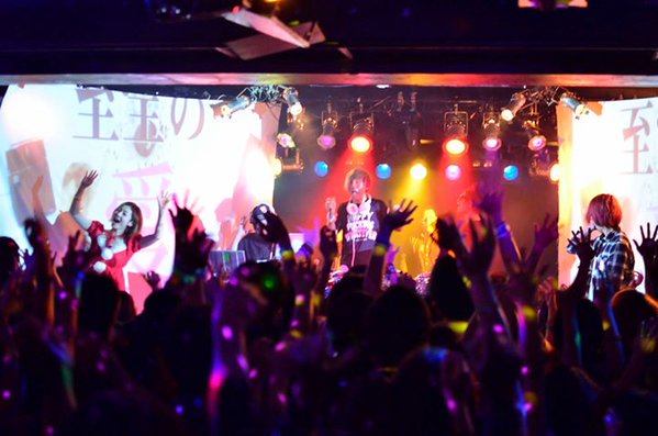 geki_dj_party's tweet photo. 【イベントの雰囲気が分かる写真満載！】 
激ロックDJパーティー各公演のイベントレポート公開中！
イベントの雰囲気を知りたい方は必見！
https://t.co/3mMEf453rB 

2月は東名阪各都市で開催！事前予約受付中！ https://t.co/ve4xJyE3Jd