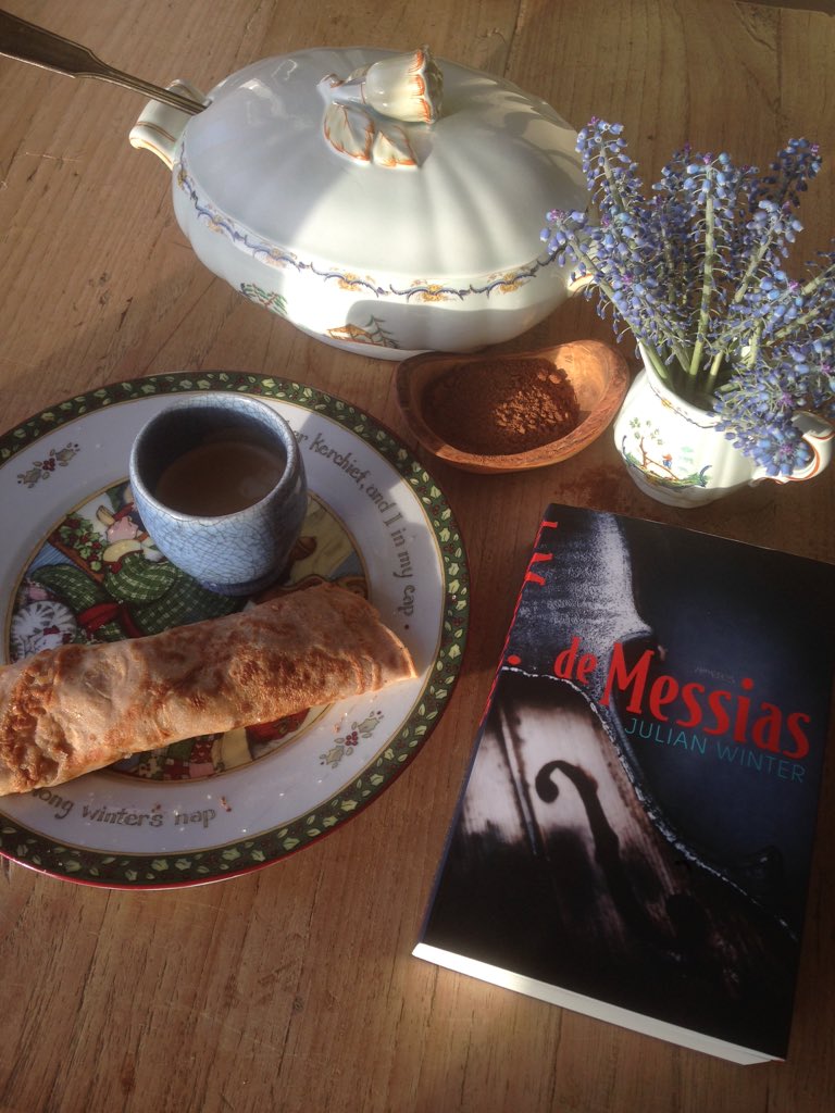 <a href="/dejonghviolins/">Ronald de Jongh</a> , bijzonder mooi interessant boek. Dank voor de tip! <a href="/JulianWinter0/">Julian Winter</a> @JansmaEsther <a href="/akkerwiljan/">Wiljan van den Akker</a>