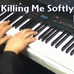 Ddezisme's tweet photo. Dengarkan cover "Killing me softly - Piano - The Fugees" ini melalui #Smule: https://t.co/nK4KsibGl4 #SingKaraoke https://t.co/mhIJurnNtV