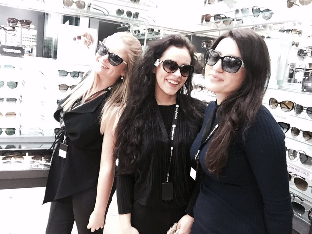HawkinsSarita's tweet photo. Saturday fun with the girls, showing off 😍 #Tiffany&amp;co @WarronBarrett @LUXclusives https://t.co/zbugRh7uhS