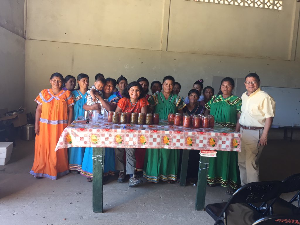 carmenssalsa's tweet photo. In Panamá with the Ngöbe women of Hato chami.  We trained them to can  tomato products! https://t.co/wbqEsGLjuh