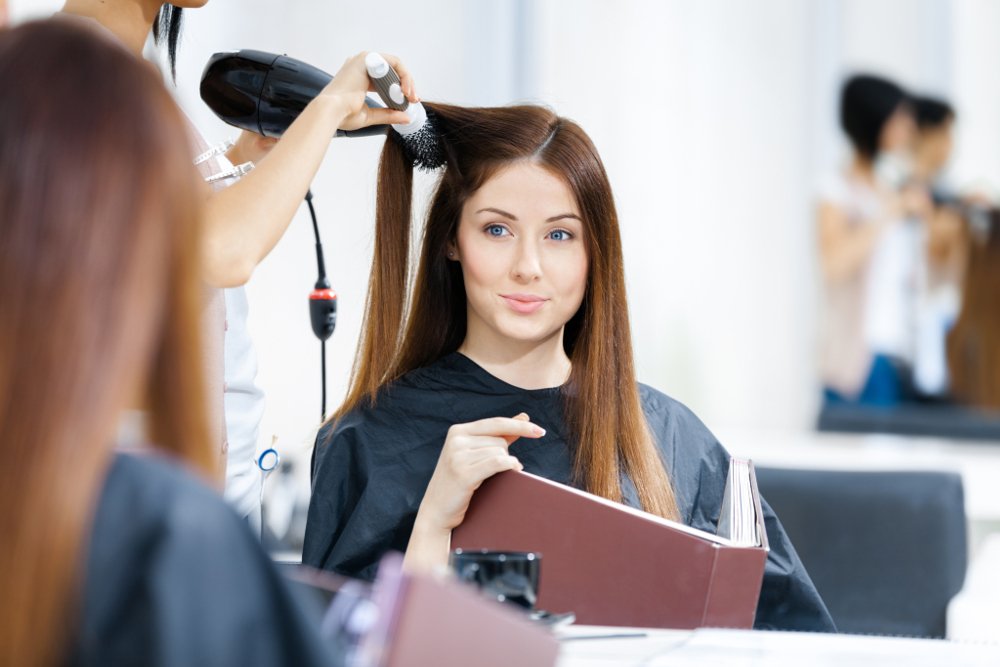 AI_Mumbai's tweet photo. Need some #beauty makeover find out here https://t.co/0JQpq0LqTS #salon #hairdresser #women #expats https://t.co/iFTd4sUpaS