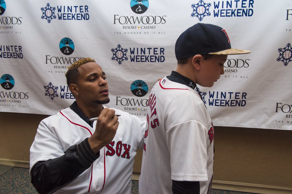 RedSox's tweet photo. Time to crush some #SoxWinterWeekend autographs with #Xman. 🖊 https://t.co/LstD1hmB4W