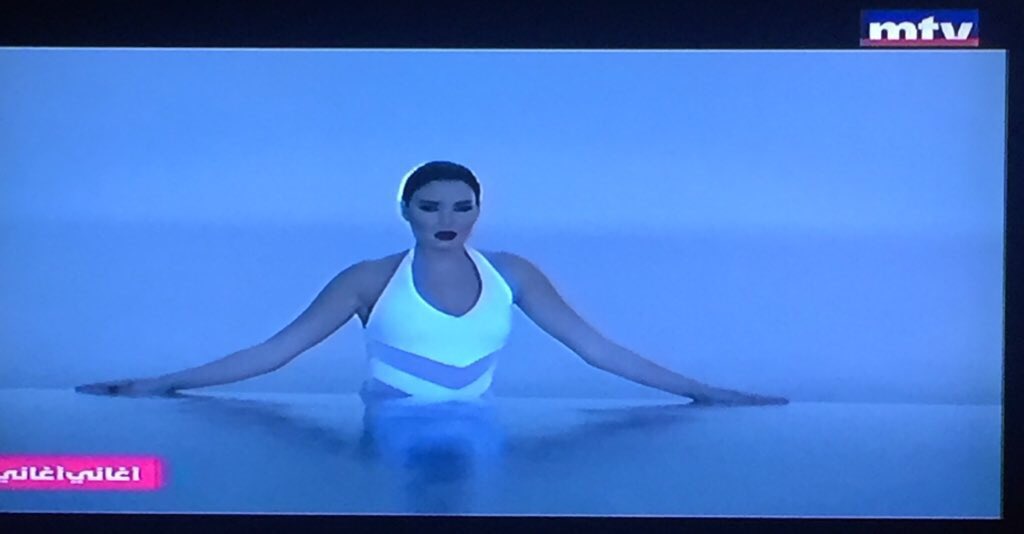 CyrineAbdlNour's tweet photo. سمعت تاليا اسمي لما المذيعة اعلنت خبر عن كليب #عادي سألتني يه مامي كيف بتعرف اسمك قلتلها انا مشهورة قالتلي شو يعني 😂 https://t.co/hRO1XVDTbu