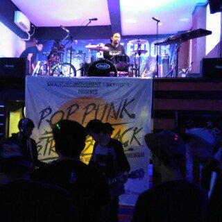 Skyfloor pecah dalam beberapa jam tadi, thanks <a href="/MF_rockofficial/">MFofficial</a> @glory_of_love #Poppunksnotdie #Poppunkstrikesback