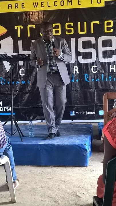 LanreAdeyemi's tweet photo. Great time at the Treasure House speak to youths who are hungry for greatness https://t.co/f30duCIirl