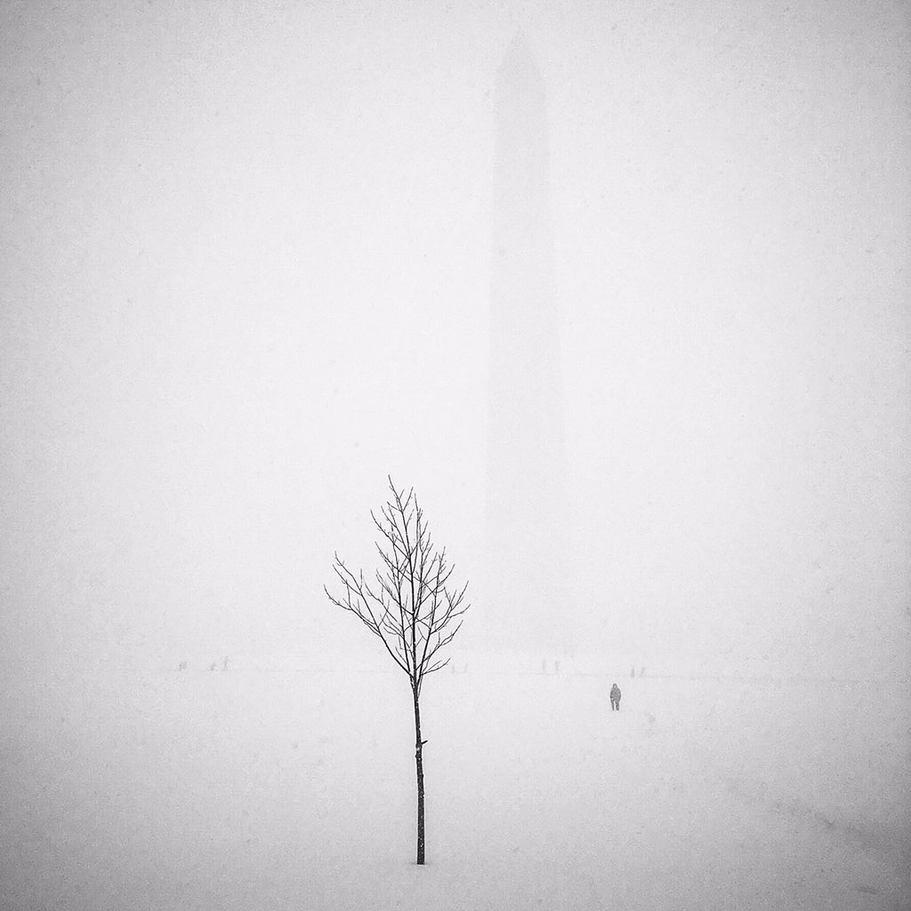 patrickwitty's tweet photo. The Washington Monument. Barely seen. #blizzard2016 #jonasblizzard https://t.co/aCtx3iDRhF