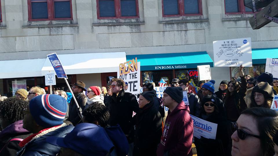 STL4Bernie's tweet photo. #STL4Bernie #MarchForBernie #BernDownTheLoop #FeelTheBern https://t.co/gNCPx9q6NL