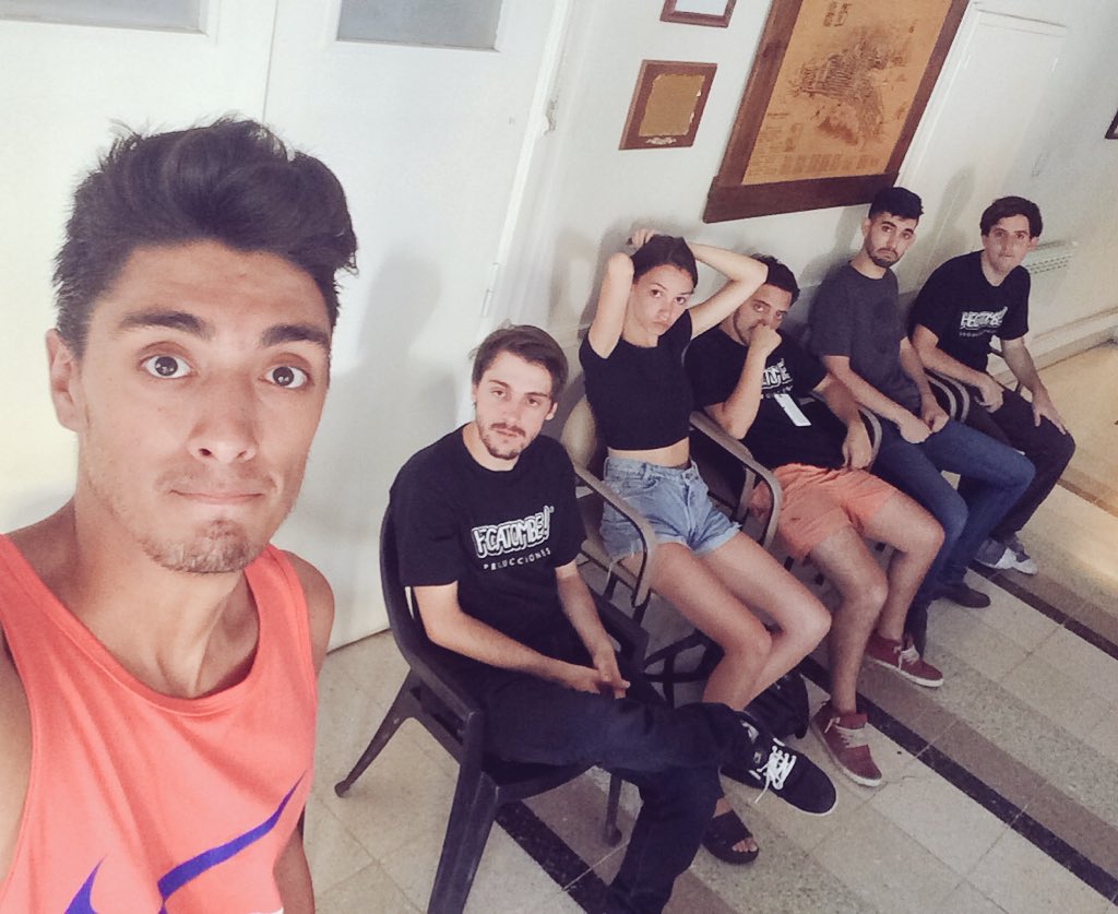 lucaslezin's tweet photo. Esperando al intendente #BancoAHecatombe https://t.co/WLfQzZHf1X