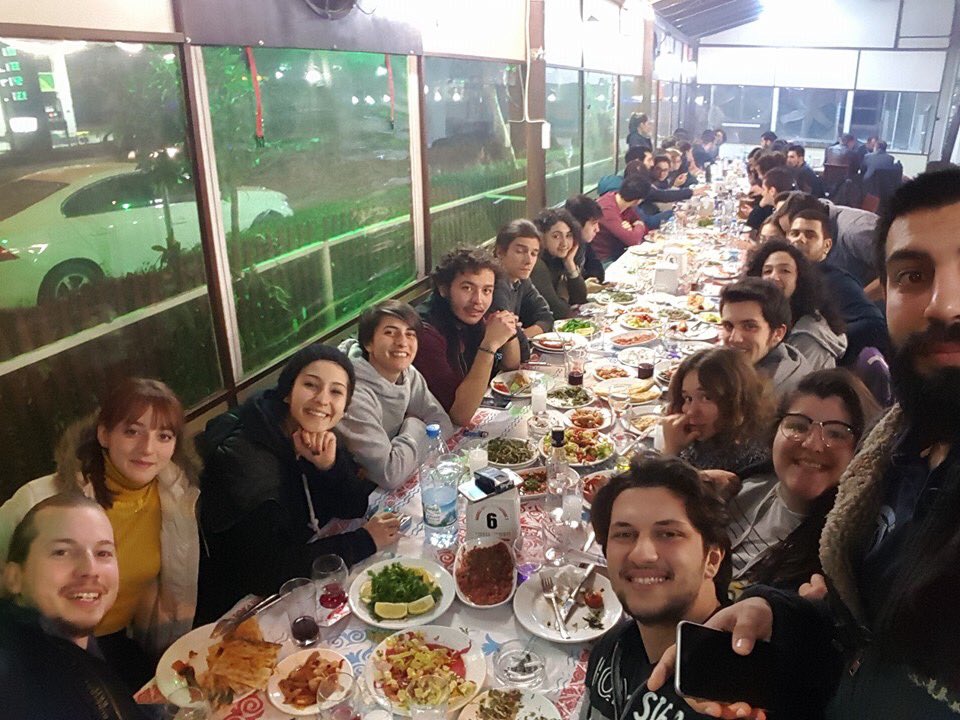isikdeatheaters's tweet photo. Gün sonunda bize kalanlar :) #quidditchdostluğu @bouncentaurs @uludagaragogs @HacettepePhx https://t.co/o5sX1X8ATB