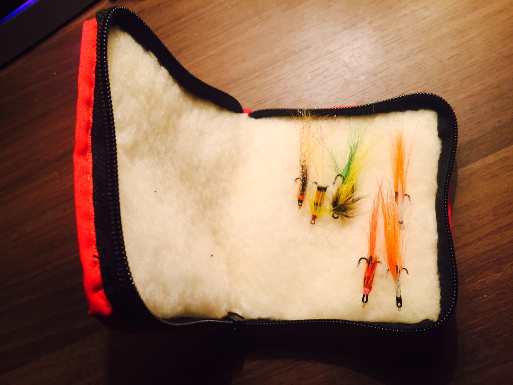 FinhunterUK's tweet photo. #recycledwaders #recycled #flyfishing #fishing #flywallet https://t.co/yLJ66lJW4U