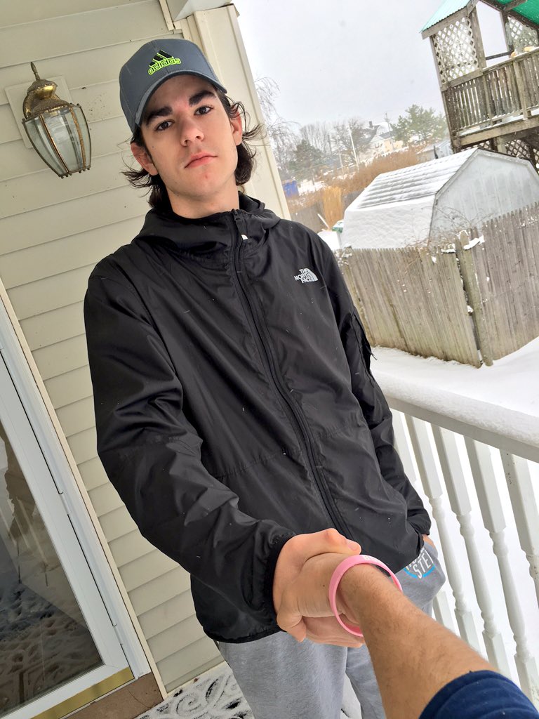 750 RTs &amp; dradz jumps in the ocean❄️