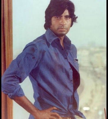 BeejalBhatt's tweet photo. @SrBachchan देख रहा हूँ सामने फूटपाथ पर,एक मजबूर माँ और दो मालुम बच्चे भूख से बेहाल,मुझे आपका सौदा मंजुर है डाबर साब https://t.co/Eah78wsIlP