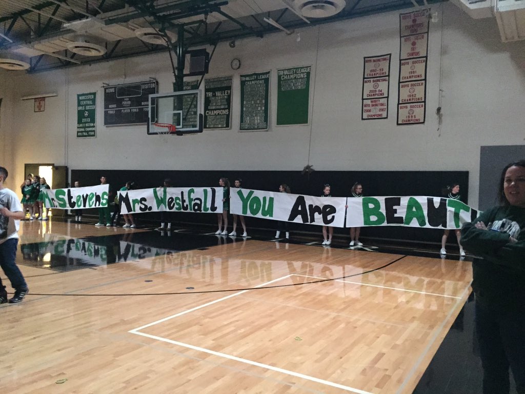WCS_kits's tweet photo. You are ALL beautiful at WCS! #paws4wolverines #feelinggrateful #bestflashmobever @WCS_kits @WCS_wolverine https://t.co/f0Mwbhl8xe