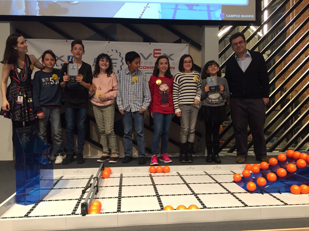 sanz_ismael's tweet photo. Esta tarde entrega de Premios. Robótica en Educación Primaria en centros de Madrid. Ntra Sra del Carmen. Mostoles https://t.co/0ts1Wt87Fz