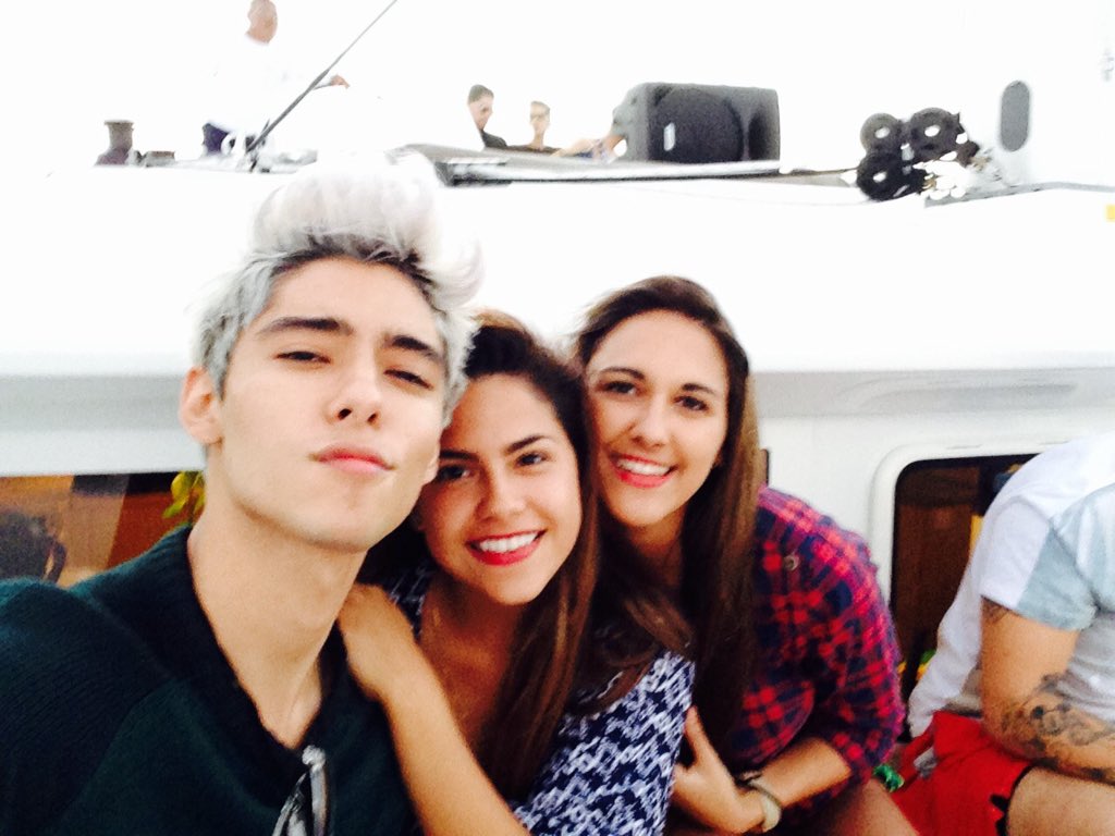 ChocheElBlog's tweet photo. Me hice unas amigas 💜💜 https://t.co/JJ5pgVntar