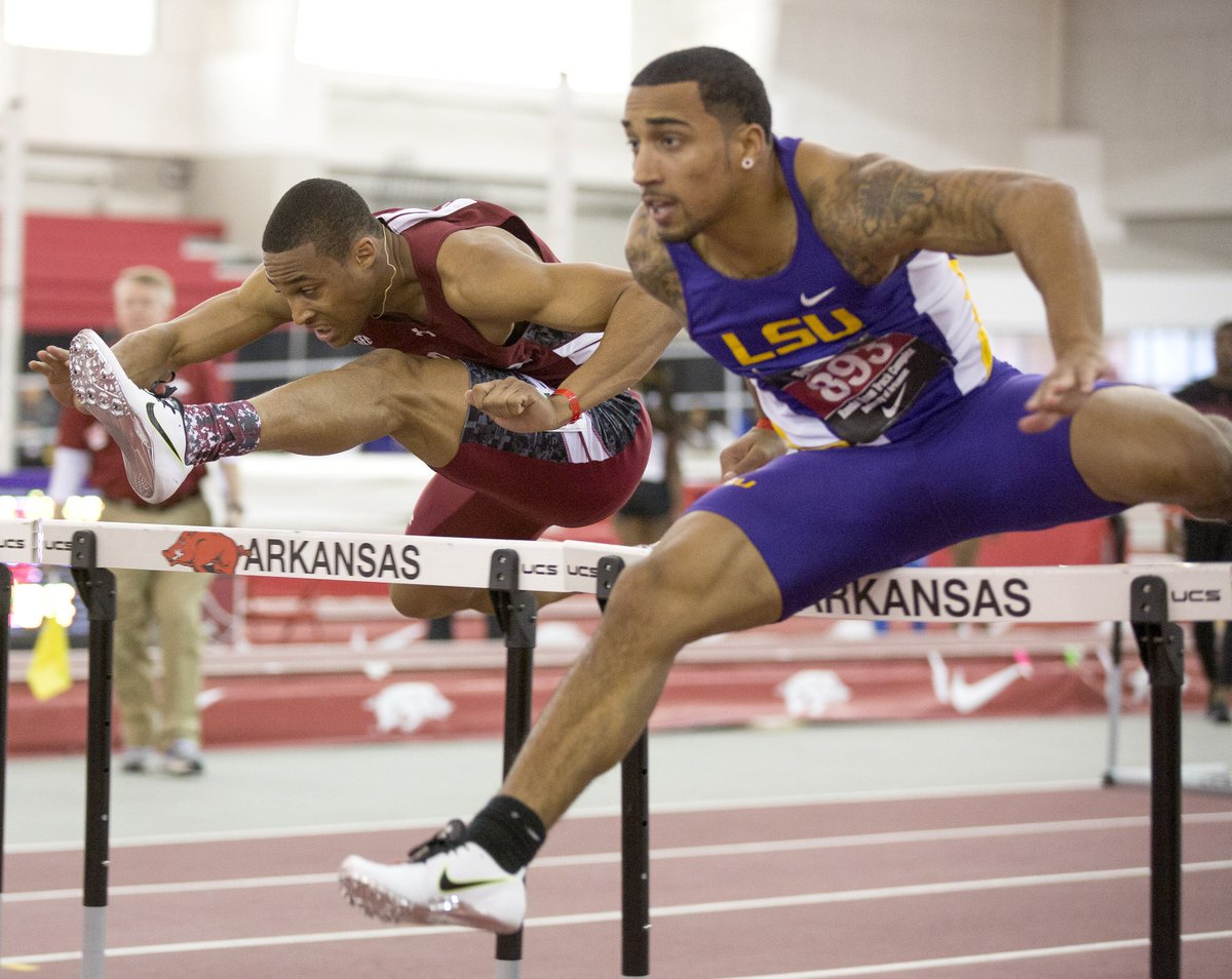 Moore and Echols go 2-3 in the 60mH final at the #ConferenceClash, the SEC sweeps the top four!