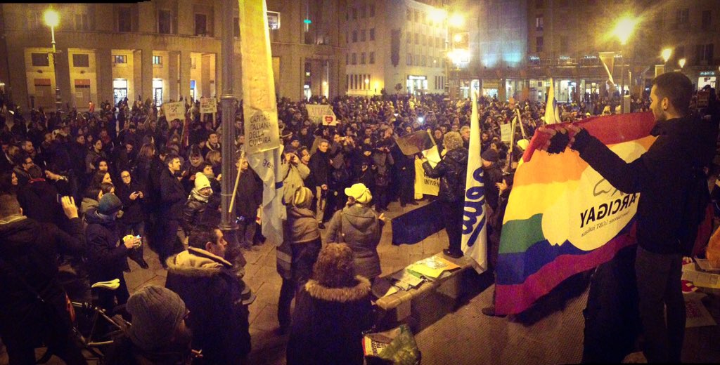 L'unica vera malattia è l'omofobia. #Lecce grida #SvegliatiItalia <a href="/RedattoreSocial/">Redattore Sociale</a> @LeA_LGBTQ <a href="/ArcigaySalento/">Arcigay Salento</a>