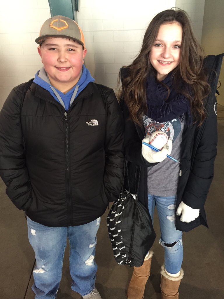 AmyAmyw73's tweet photo. @tigers #Tigerfest2016 #Socialmediaclubhouse ⚾️🐯💙😝 We want in pretty please!? https://t.co/pHVZXlAouC