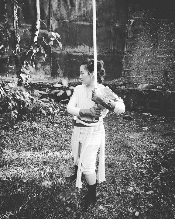 pinoy501st's tweet photo. Trying out my Rey costume. 60% complete.😁 #Rey #TheForceAwakens #TheForceAwakensPH @pinoy501st #pinoy501st @philsab… https://t.co/pmfVqzr32M