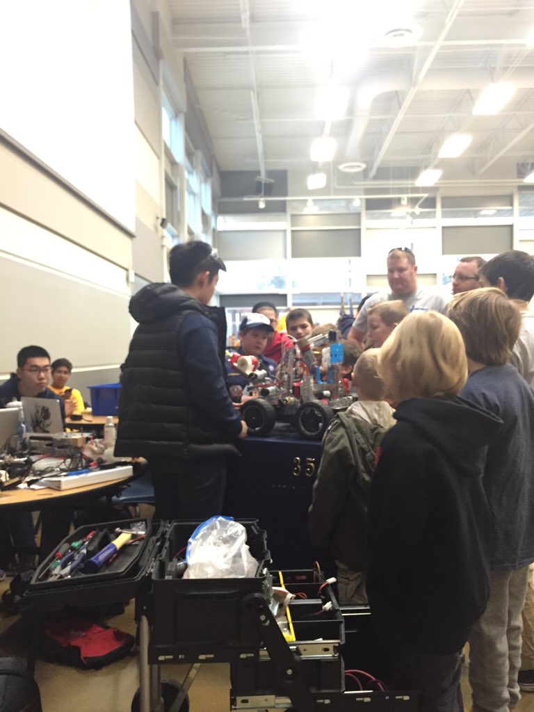 Gaulbots358's tweet photo. Ben is describing our robot to a Boy Scout troop at the Vegas league match. https://t.co/UxW6gQCrec