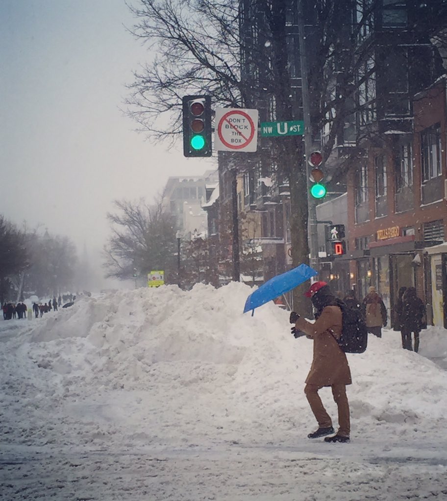 Chaddemo's tweet photo. 14th and U Street #dc #Snowzilla #snowmaggedon2016 @PoPville https://t.co/pWAwuzWn2p