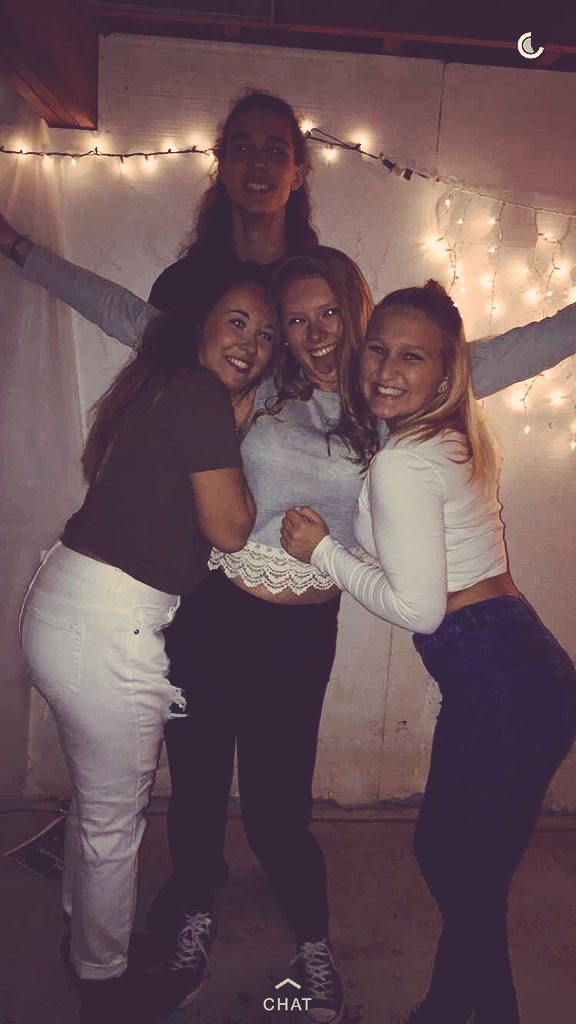 morganmeade37's tweet photo. Happy birthday to my hot neighbor @Young_Typhoon #tysofly hope your day is as groovy as you https://t.co/rC8A9xPQzx