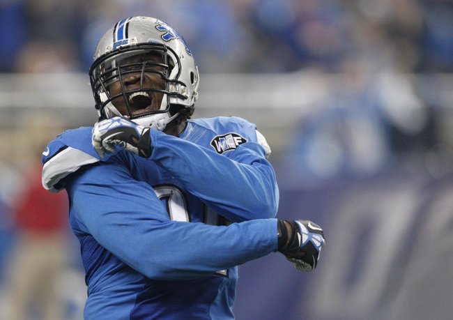 Ziggy Ansah and the Lions donated a LOT of water to Flint, Michigan sbnation.com/lookit/2016/1/…