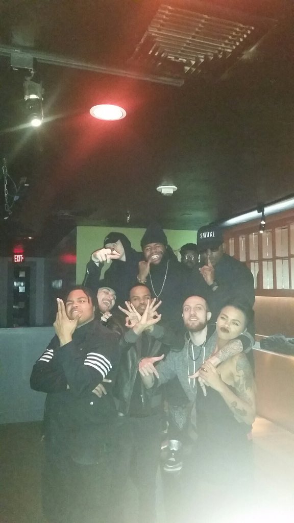 KGThaSickest's tweet photo. PLUGS ONLY NIGGA!!! @epiffa @DevinCanady @ElijahHeaps @AlexanderMccoy_ #fucklove #700shit https://t.co/edT7wUAb8u