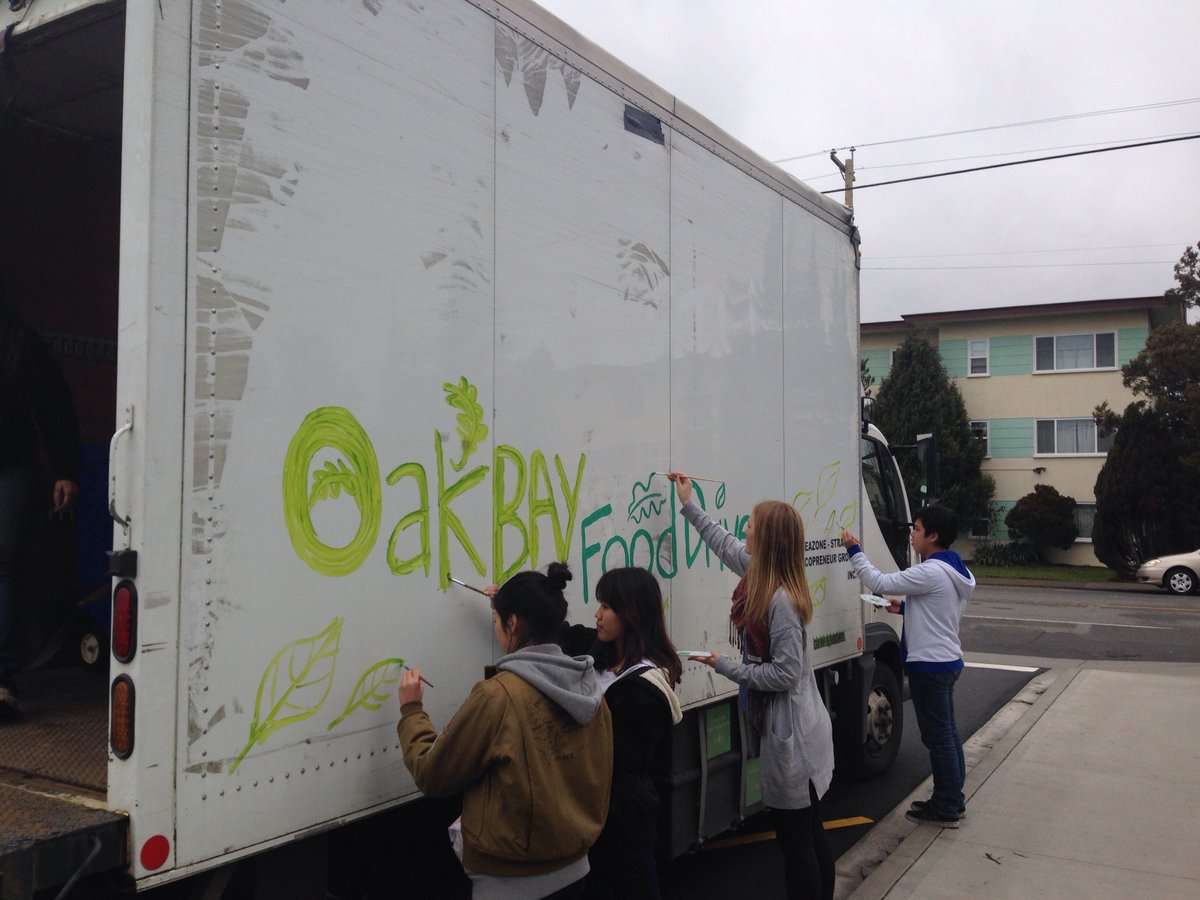 MustardSeedVic's tweet photo. Having a great morning at @oakbayhigh with @geazone and @ElizabethMay for an emissions free food drive! https://t.co/MRcx08Cu98