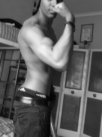 JJkR_171's tweet photo. Gimme a retweet or DM and the rest comes off ;) #RETWEEET #RetweeetPlease #horny #abs #muscles #porn#pornisgood https://t.co/O4QnBARsrM