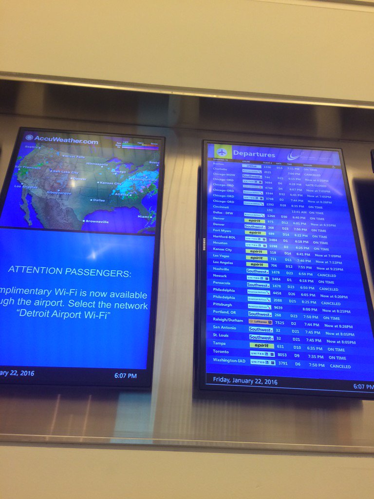 kalittanicky's tweet photo. This isn't good I'm glad I was flying back from Detroit to Denver and Not Philly! https://t.co/4WgPK4Bjmj