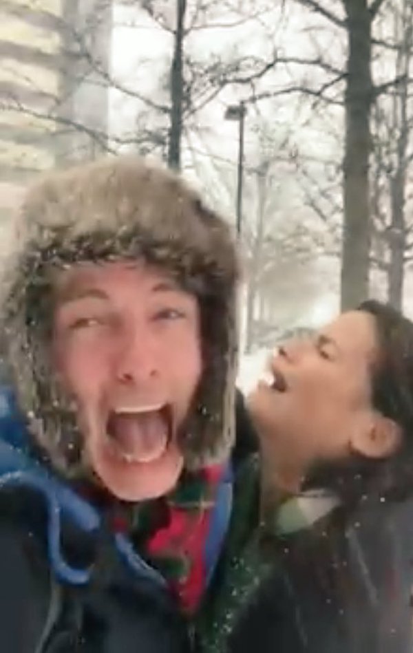 gar_serim's tweet photo. Canada vs the rest of the world. #winter #snowinglikehell #IdonotgetcoldBarry https://t.co/b7Y7ZXhay1