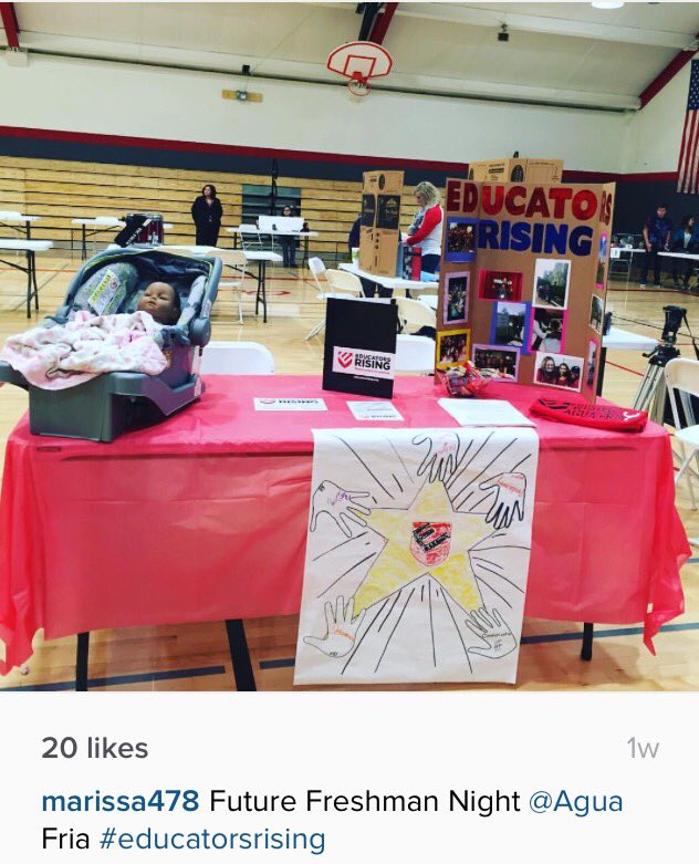 How does your <a href="/EdRisingAZ/">Educators Rising AZ</a> chapter recruit new members? Photo credit: <a href="/ajandtjsmommy/">POPE⚜️</a>