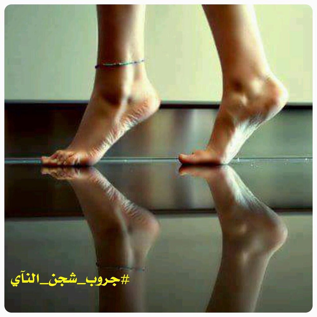 all_zer's tweet photo. على همسات خطواتٍ خرساء،
تهاوى صريع رنٌةِ خلخالٍ بيت شِعر
مضمونه  "قدمين تحمل القمر"
قدمين تنتعل مِن همساتي قصيدهـ ،! https://t.co/tRoJCzFwkM