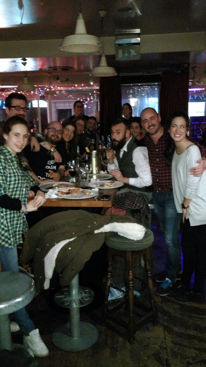 CarolTic_'s tweet photo. Despedimos este viaje a #BettShow2016 con una genial cena de los alumnos y profes del #ExpertoTAC de @lab_possible! https://t.co/nUaVGkQ1Lh