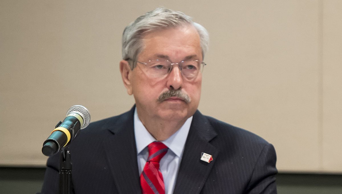 TheOnion's tweet photo. Governor Demands To Know Which Star On American Flag Is Iowa’s https://t.co/juK3T5f7G7 https://t.co/qCRdpavGzk