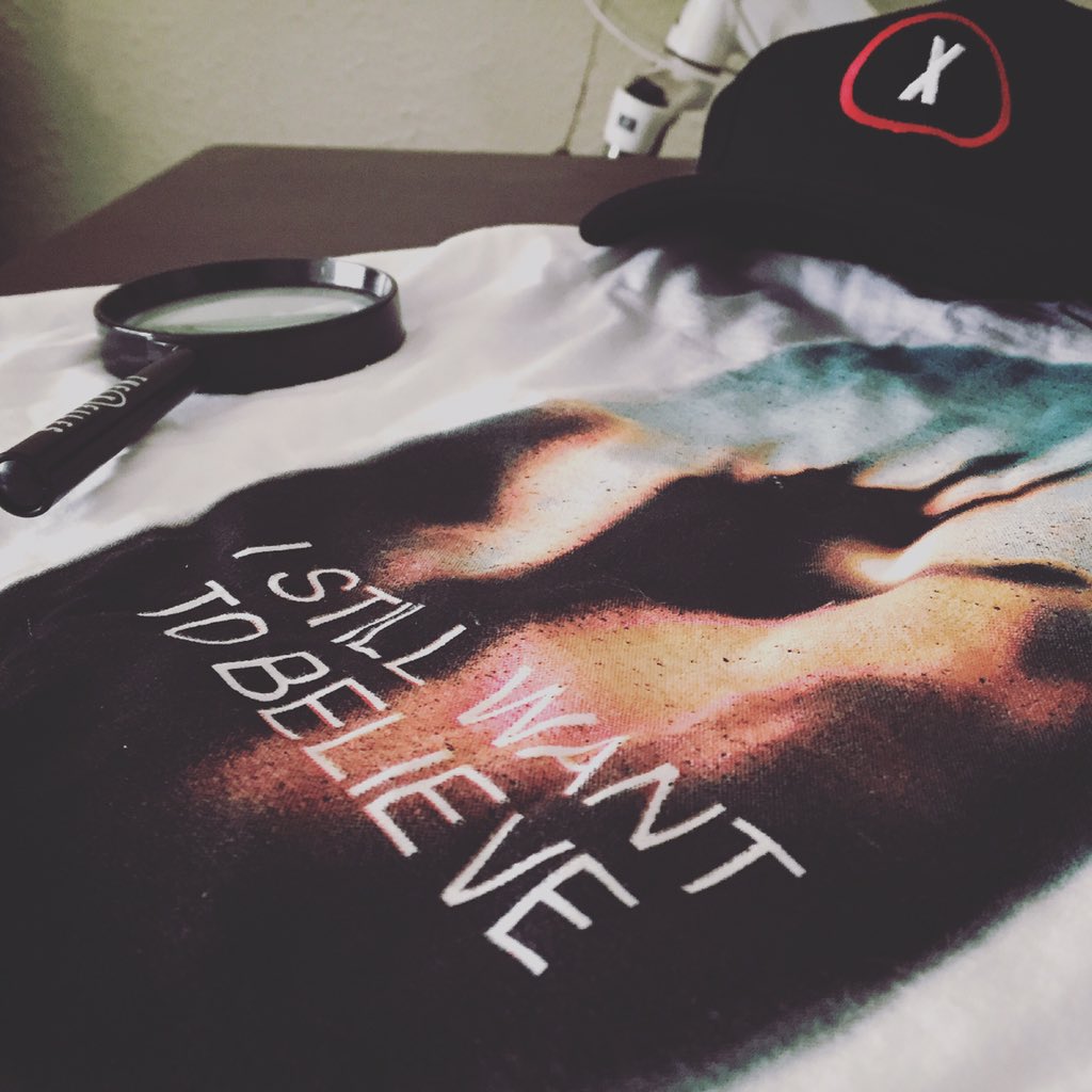 Lecarini's tweet photo. YA NO QUÉ NADA #XFilesporVTR #XFilesEnFOX https://t.co/7GtbJ59K6D