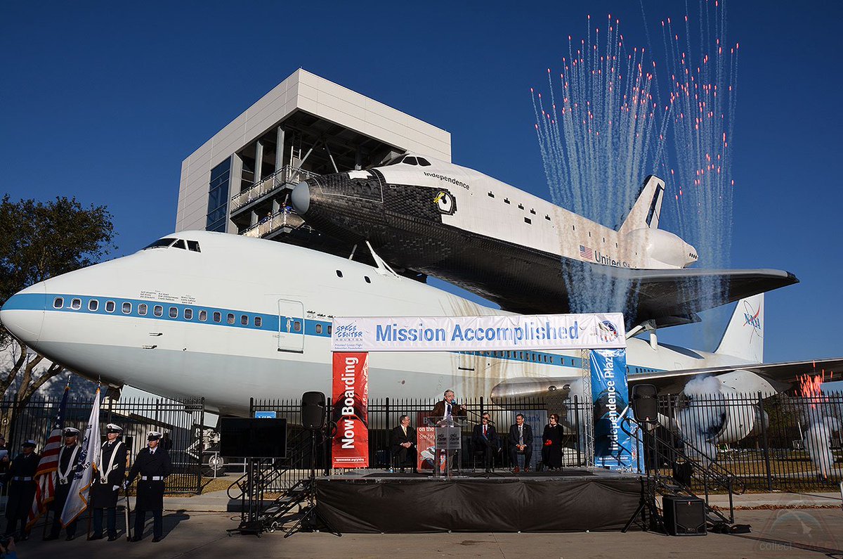 collectSPACE's tweet image. Mission accomplished! 747-shuttle exhibit launches at @SpaceCenterHou collectspace.com/news/news-0123… #IndependencePlaza